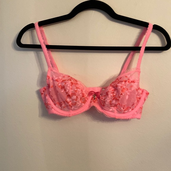 Victoria's Secret Other - VICTORIA'S SECRET Bra, 32C